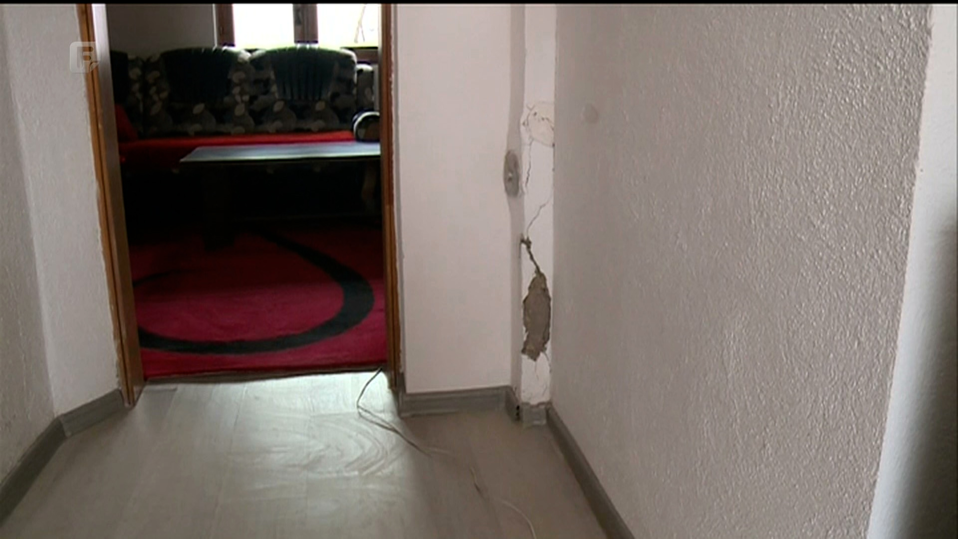 Rijetko koja kuća u Ljubetovu netaknuta, mještani noćima ne spavaju mirno